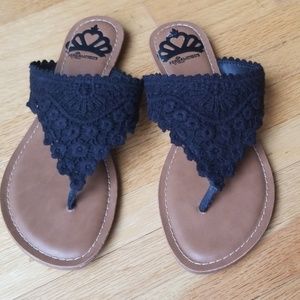 Fergalicious Woman's Samba Flat Sandal